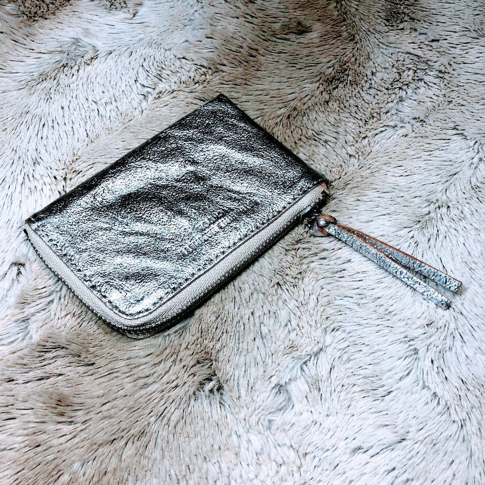 New Katherine Hamnett Silver Leather Zipped Pouch - Picture 2 of 5